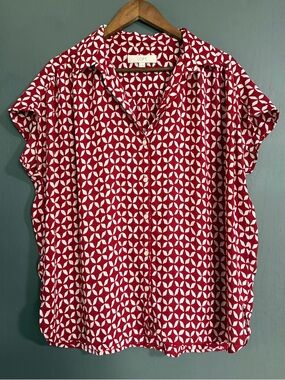 LOFT Red and White Geometric Button-Down Cap Sleeve Women’s Blouse